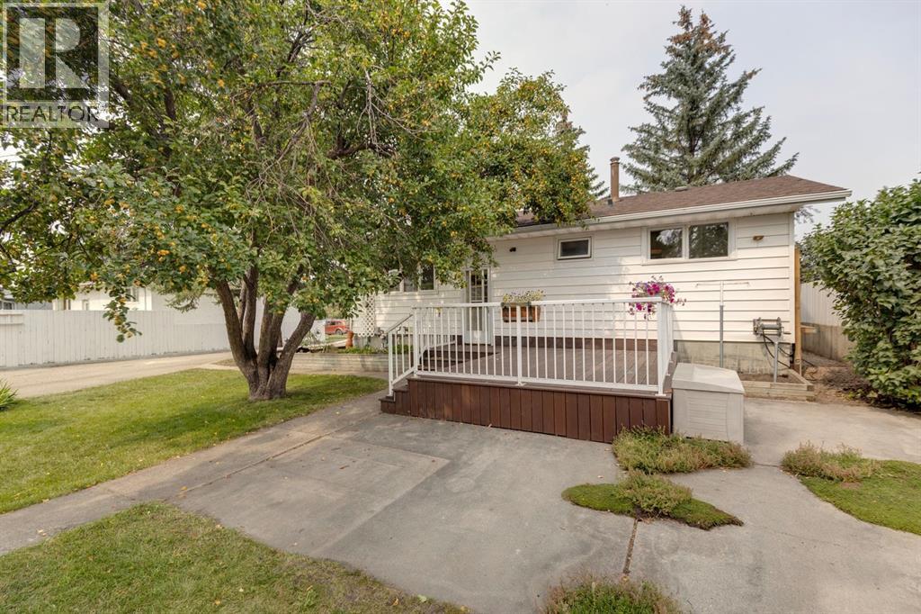 429 3 Avenue Ne, Airdrie, Alberta  T4B 1R8 - Photo 6 - A2254173