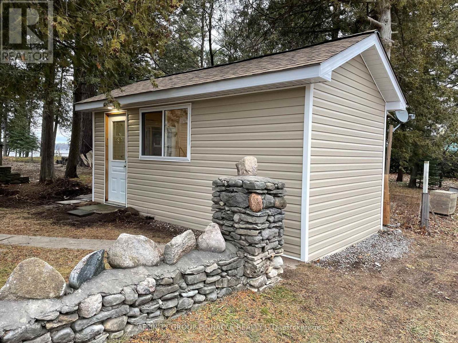 1 Rose Street, Kawartha Lakes, Ontario  K9V 4R6 - Photo 17 - X12388319