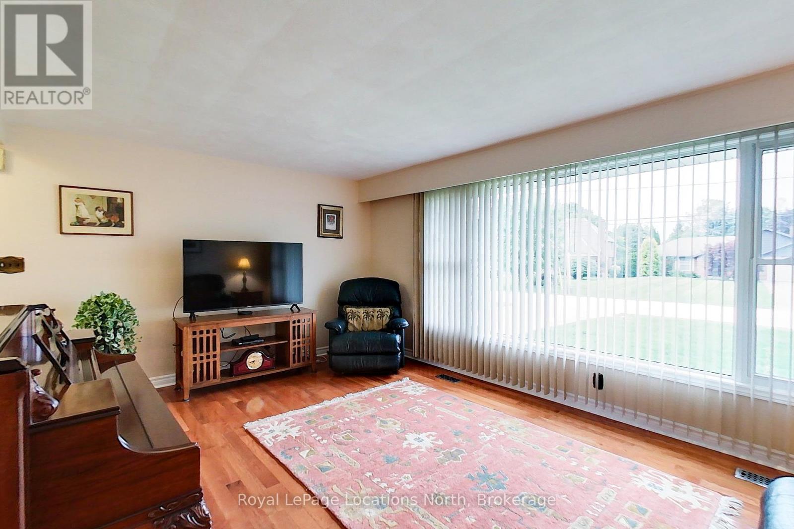 223 Pearson Street, Meaford, Ontario  N4L 1L6 - Photo 18 - X12388401