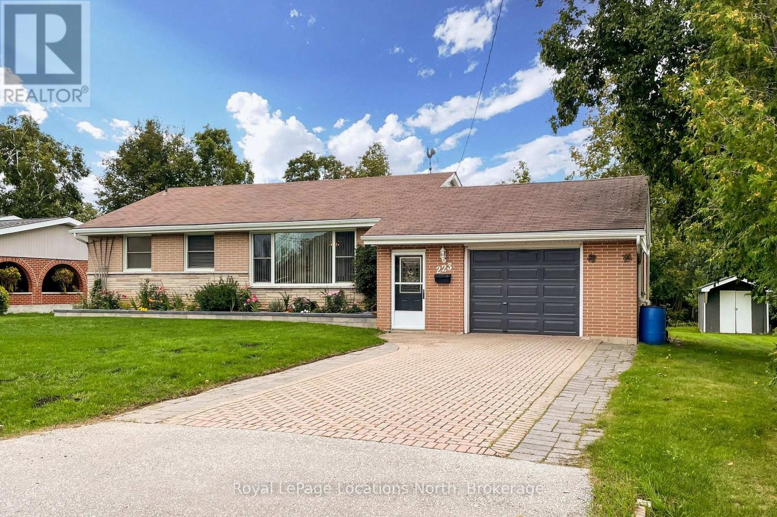 223 Pearson Street, Meaford, Ontario  N4L 1L6 - Photo 2 - X12388401