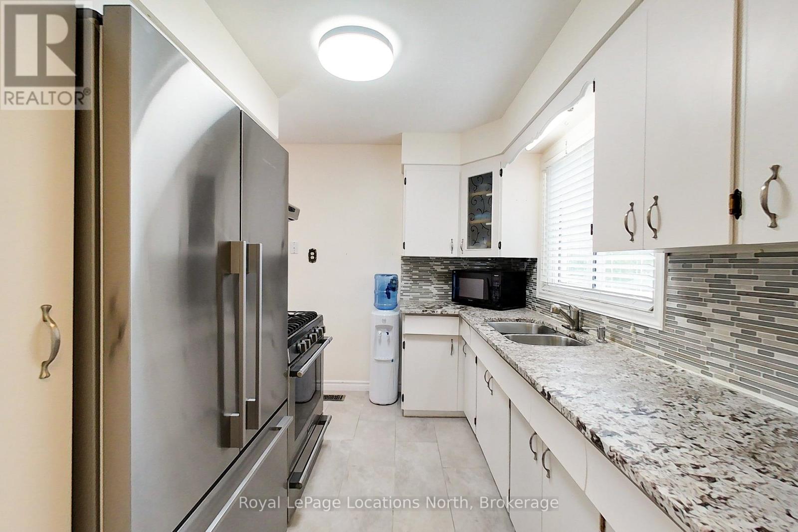 223 Pearson Street, Meaford, Ontario  N4L 1L6 - Photo 21 - X12388401