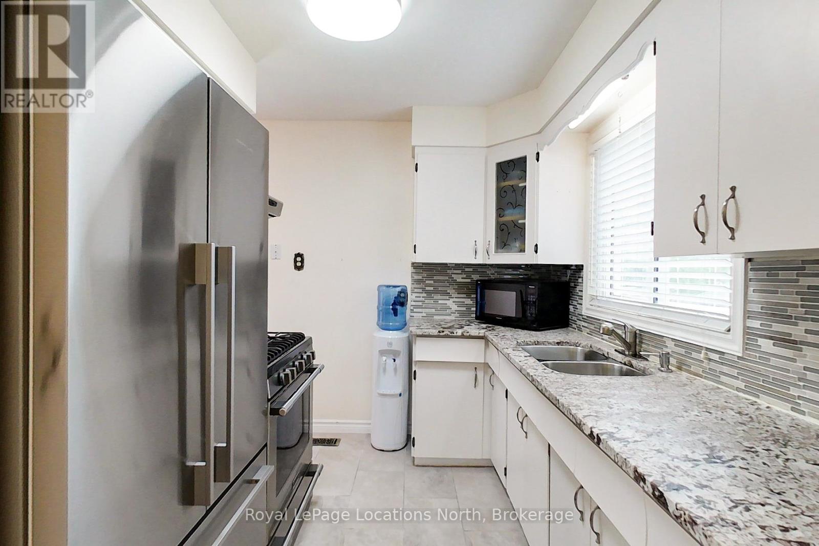 223 Pearson Street, Meaford, Ontario  N4L 1L6 - Photo 22 - X12388401