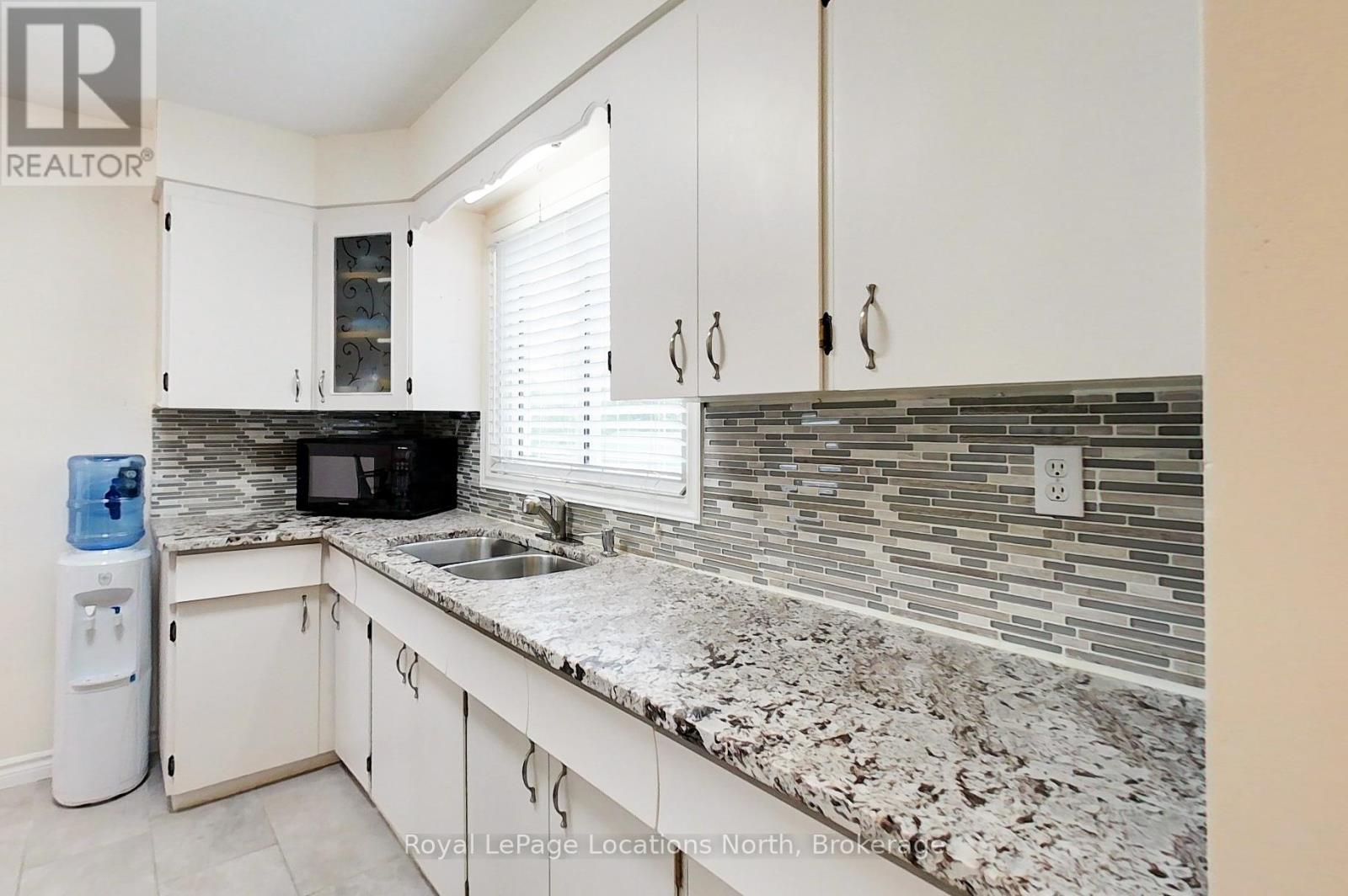 223 Pearson Street, Meaford, Ontario  N4L 1L6 - Photo 23 - X12388401