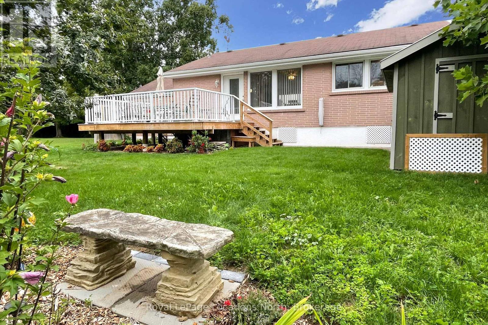 223 Pearson Street, Meaford, Ontario  N4L 1L6 - Photo 6 - X12388401