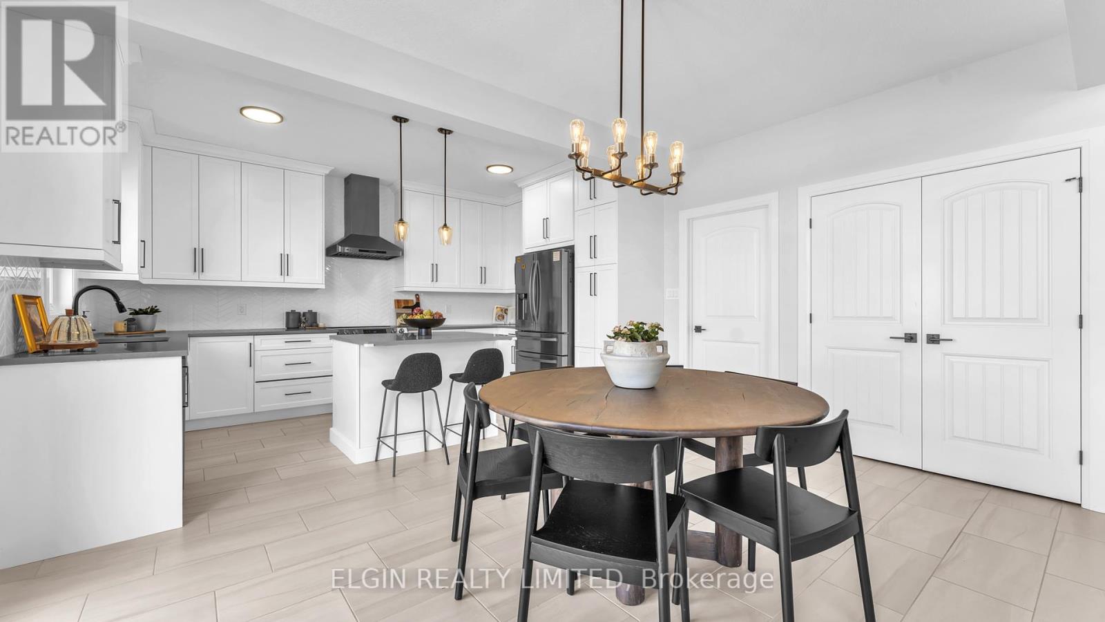 54 Optimist Drive, Southwold, Ontario  N5P 0G4 - Photo 15 - X12388362