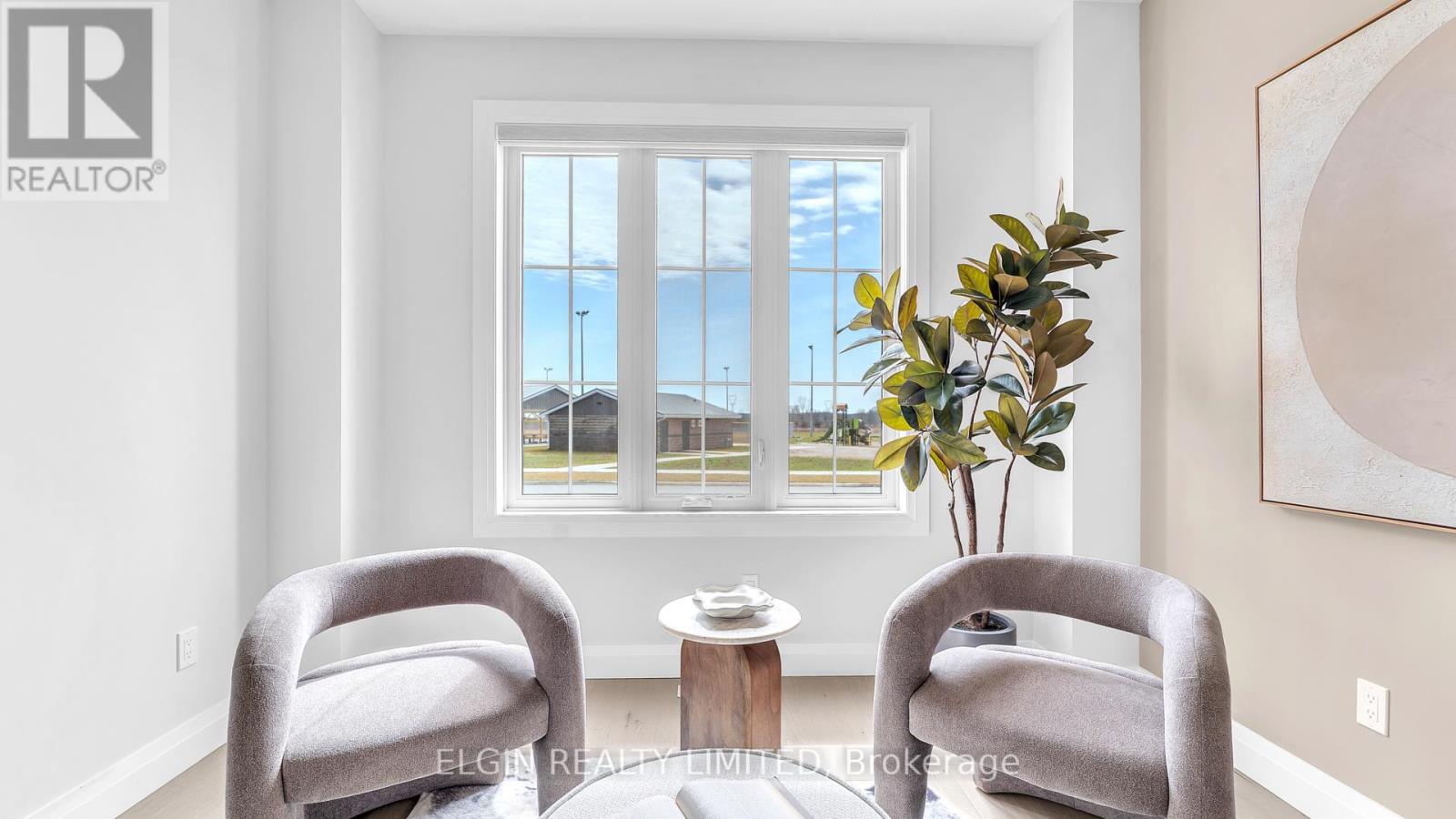 54 Optimist Drive, Southwold, Ontario  N5P 0G4 - Photo 4 - X12388362
