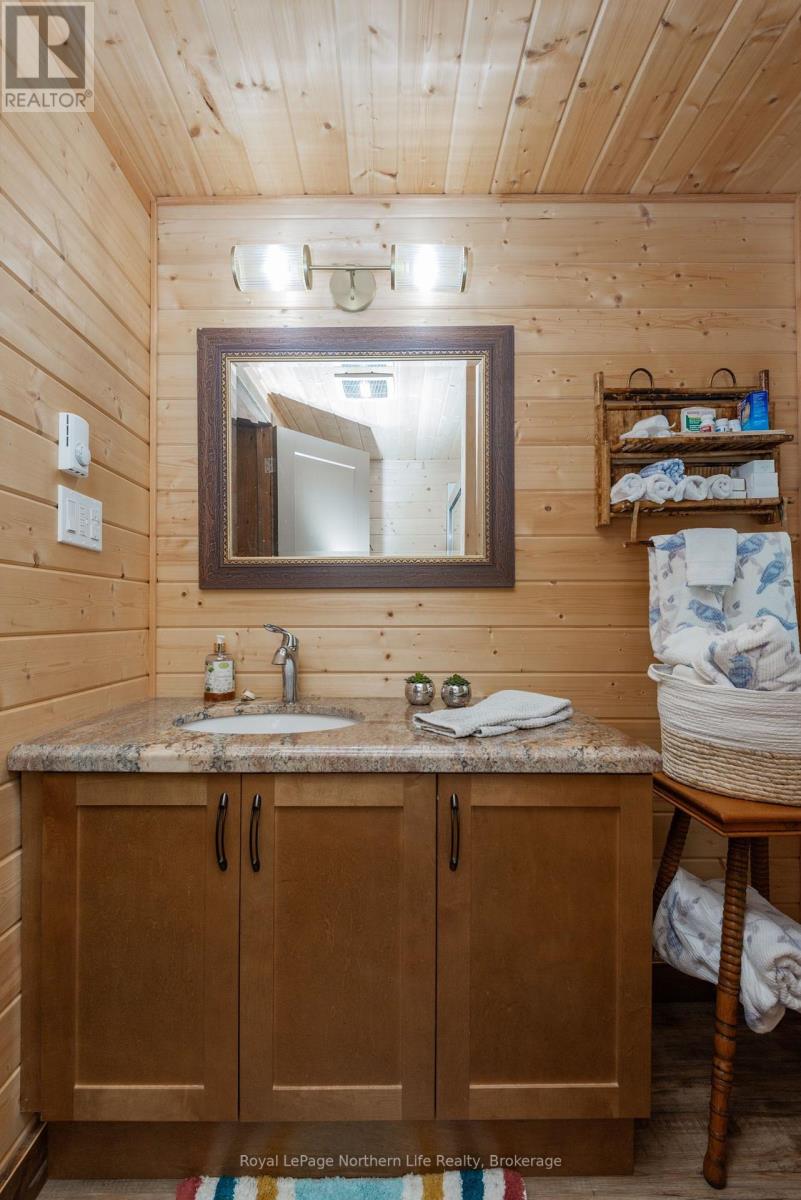 2251 Peninsula Road, North Bay, Ontario  P1B 8G4 - Photo 12 - X12388106
