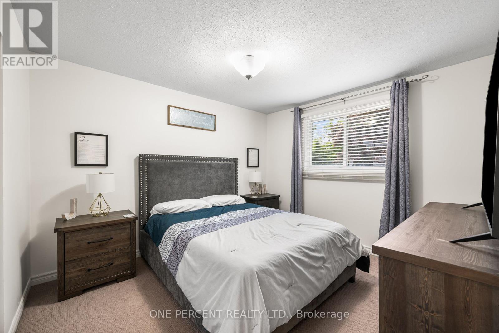 16 Shouldice Crescent, Ottawa, Ontario  K2L 1M9 - Photo 14 - X12388351