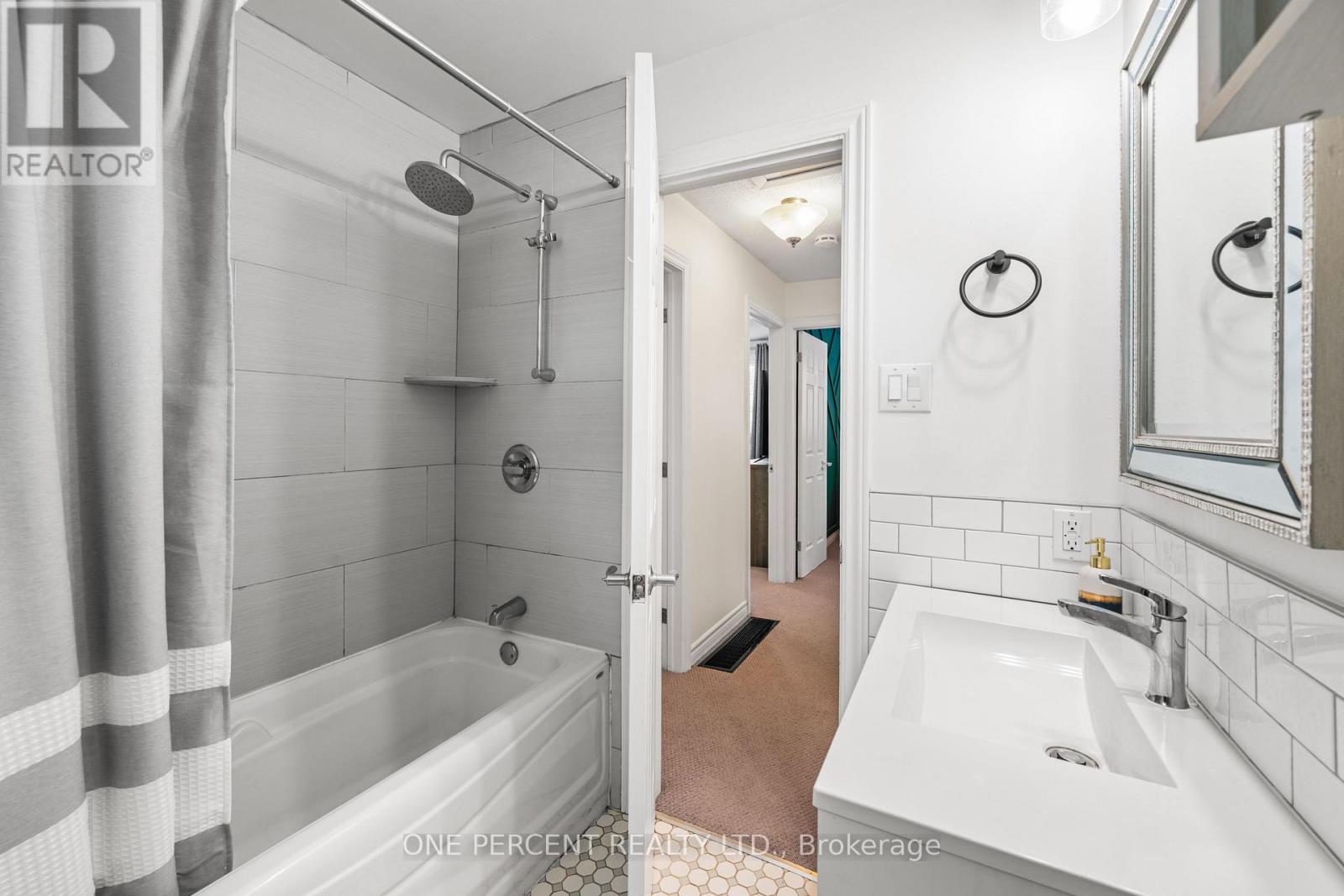 16 Shouldice Crescent, Ottawa, Ontario  K2L 1M9 - Photo 22 - X12388351