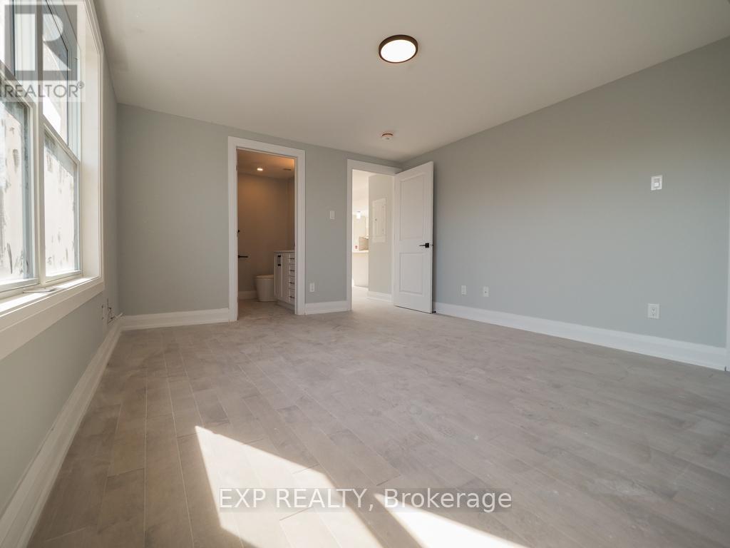 196 Powell Avenue, Ottawa, Ontario  K1S 2A5 - Photo 10 - X12388358