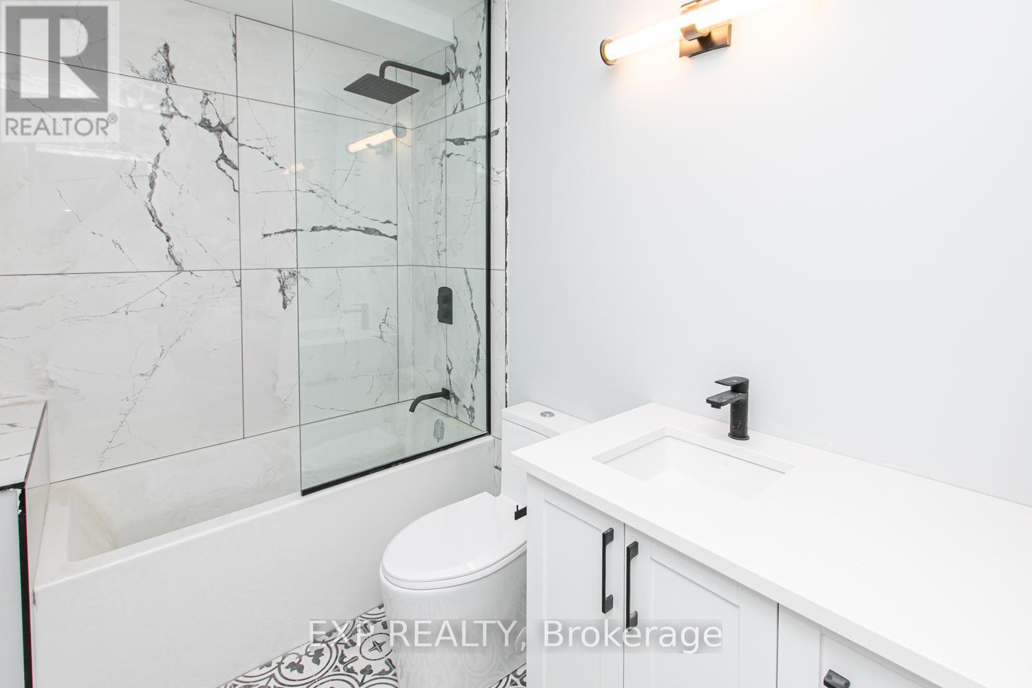 196 Powell Avenue, Ottawa, Ontario  K1S 2A5 - Photo 8 - X12388358