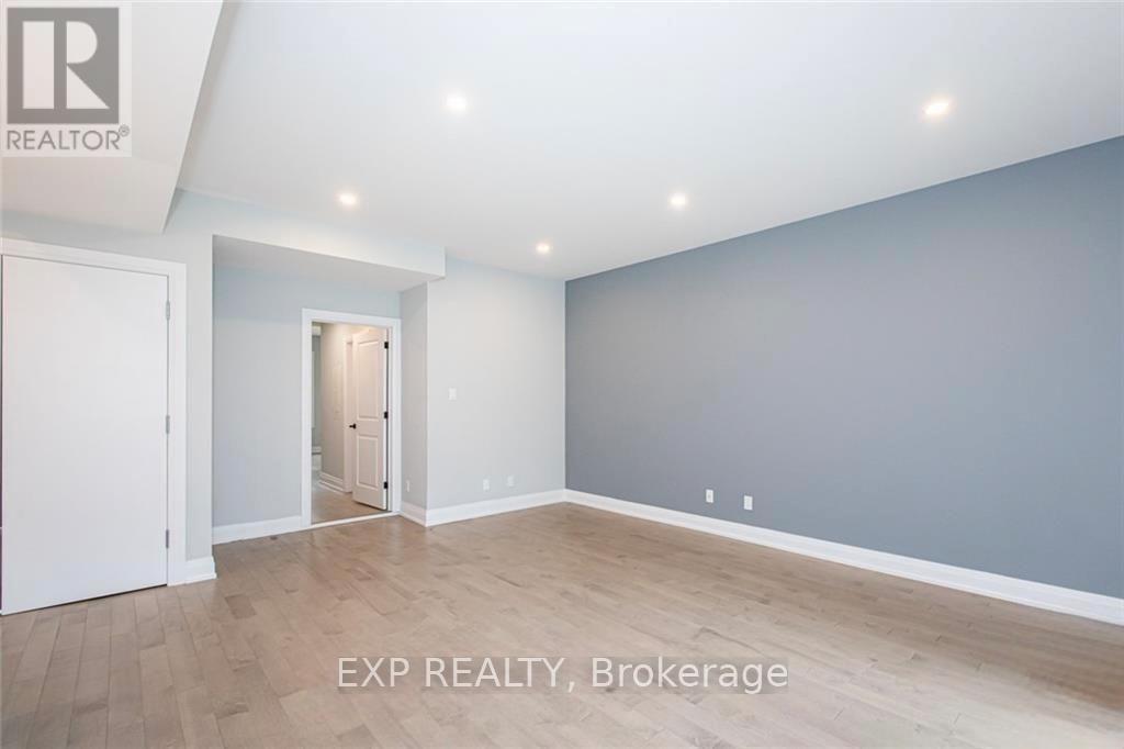 196 Powell Avenue, Ottawa, Ontario  K1S 2A5 - Photo 9 - X12388358