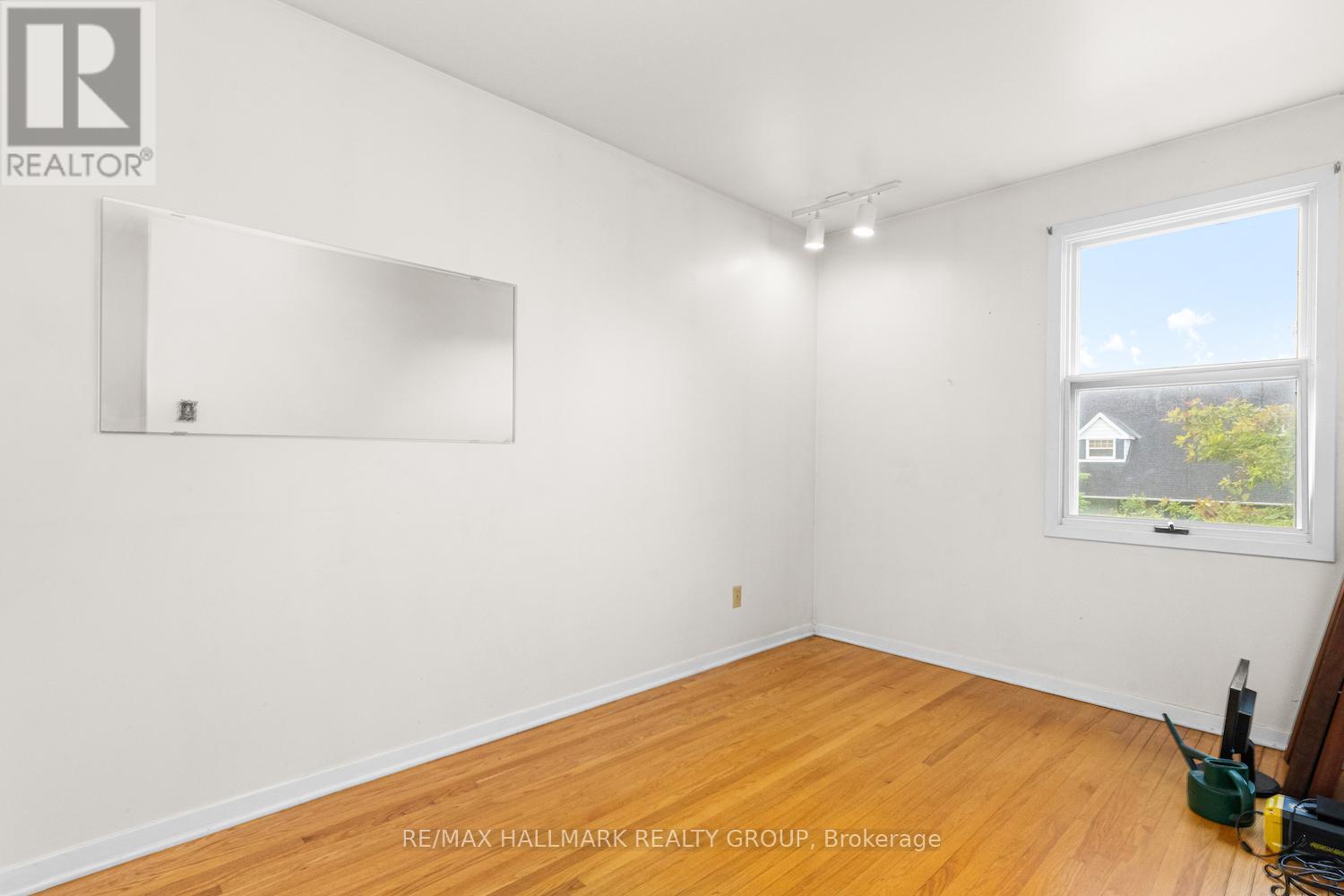 2435 Georgina Drive, Ottawa, Ontario  K2B 7N1 - Photo 29 - X12388392