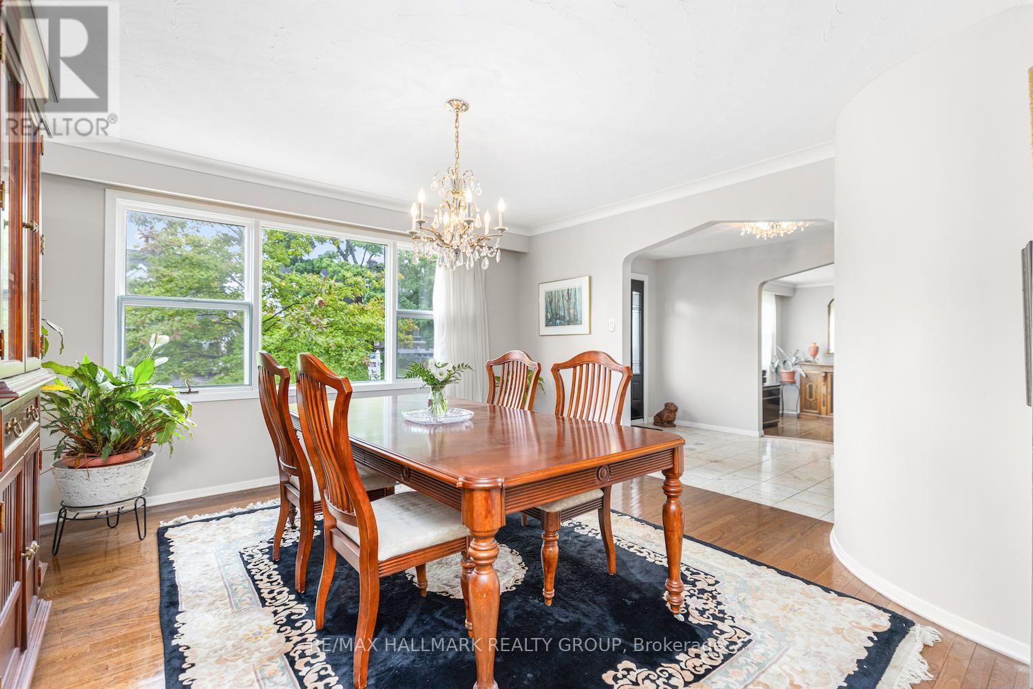 2435 Georgina Drive, Ottawa, Ontario  K2B 7N1 - Photo 8 - X12388392