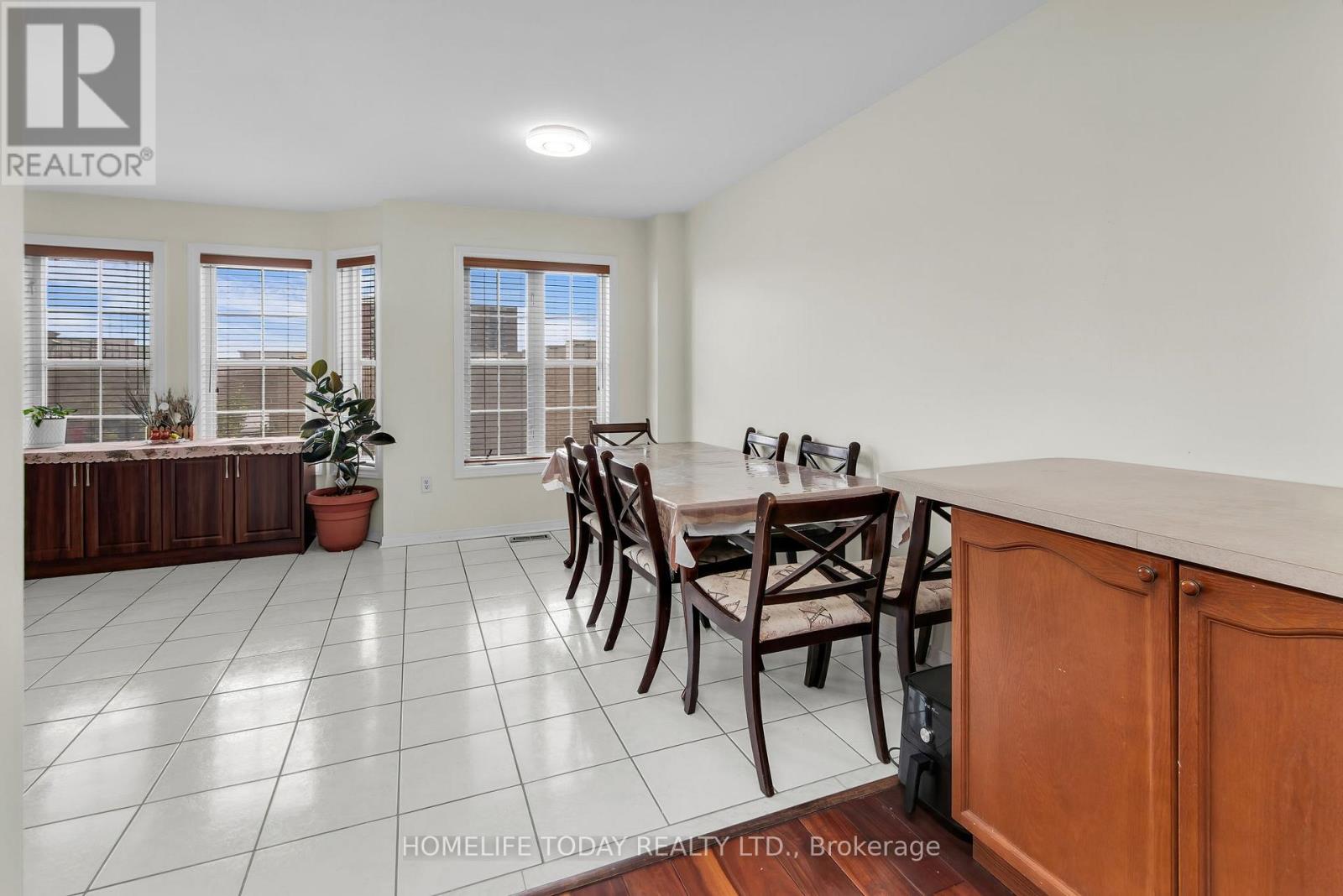2nd & 3rd Floor - 33 Archibald Mews, Toronto, Ontario  M1P 0A5 - Photo 16 - E12388257