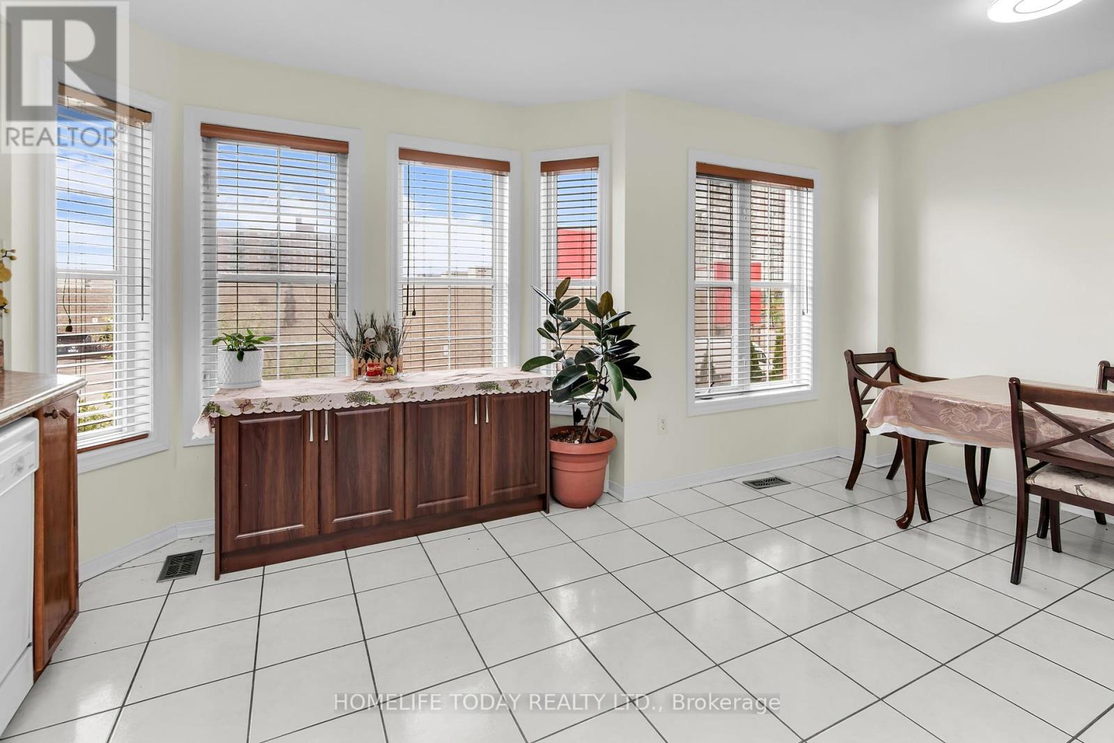 2nd & 3rd Floor - 33 Archibald Mews, Toronto, Ontario  M1P 0A5 - Photo 18 - E12388257