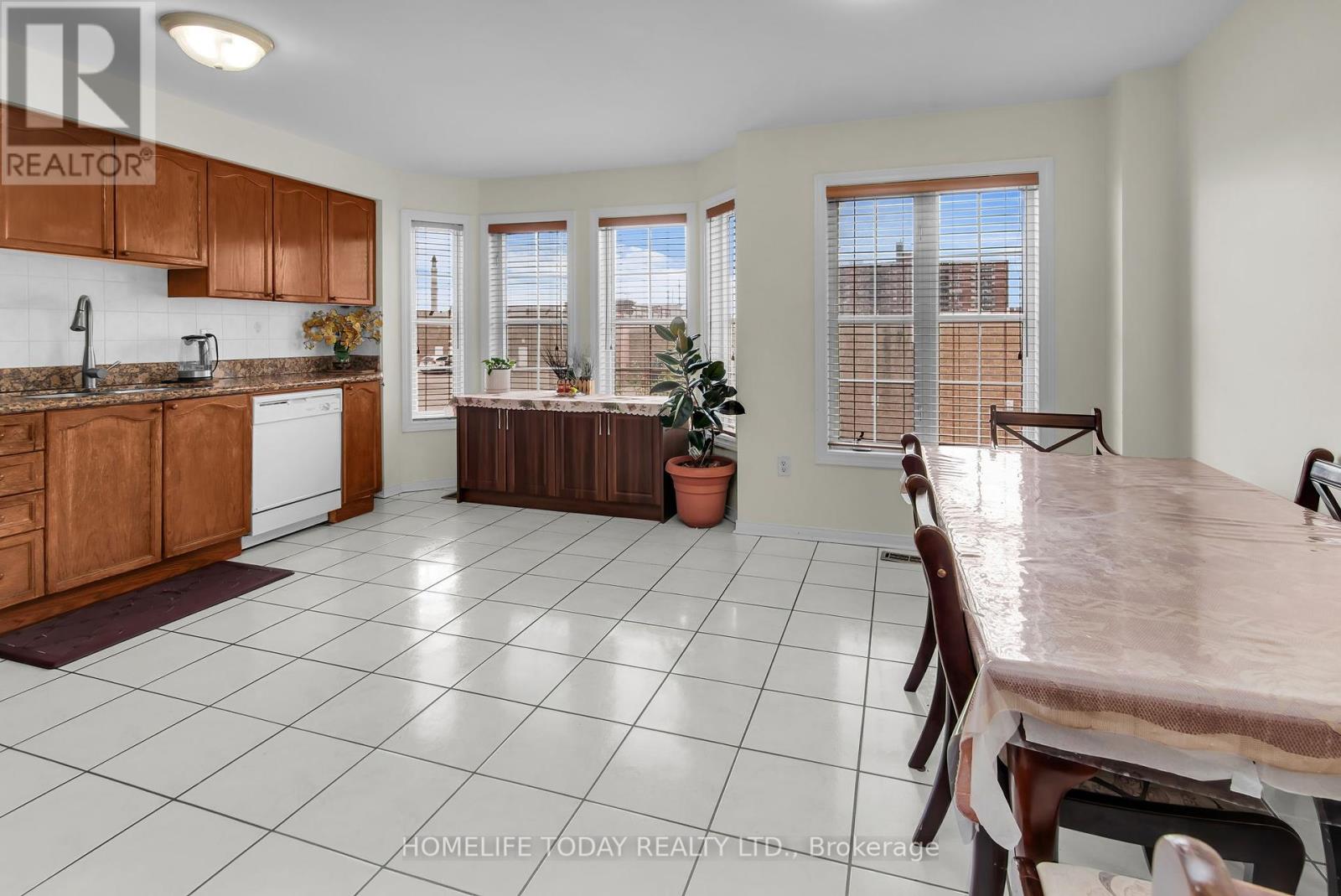 2nd & 3rd Floor - 33 Archibald Mews, Toronto, Ontario  M1P 0A5 - Photo 19 - E12388257