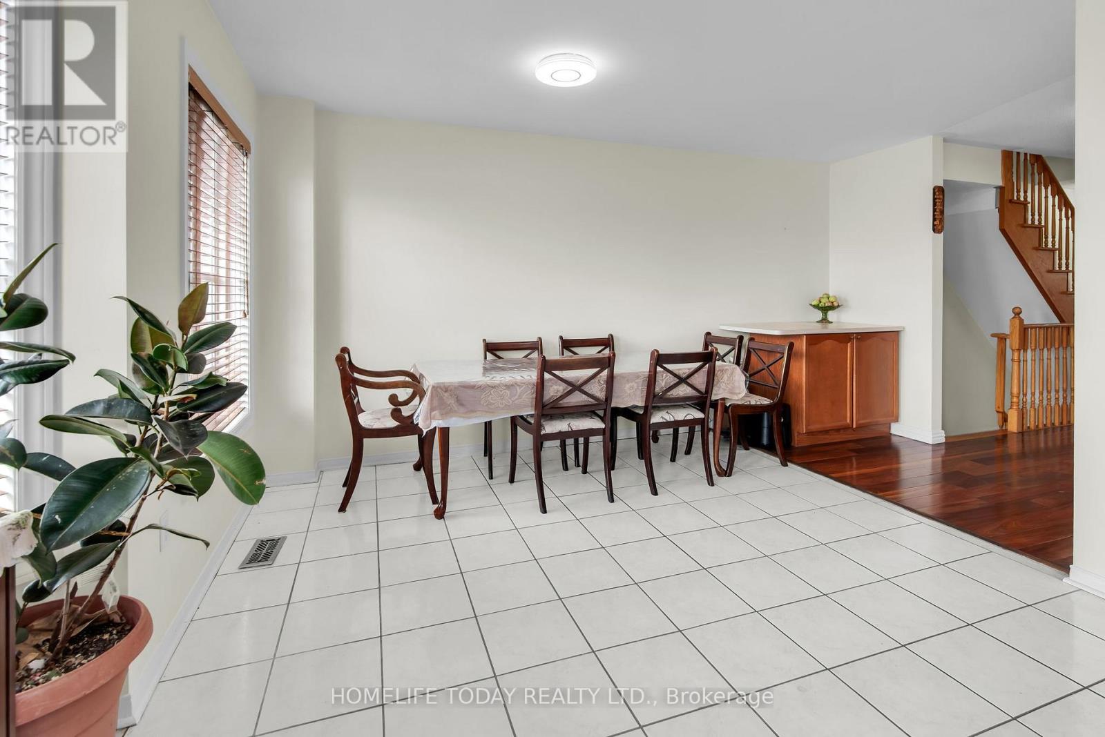 2nd & 3rd Floor - 33 Archibald Mews, Toronto, Ontario  M1P 0A5 - Photo 20 - E12388257