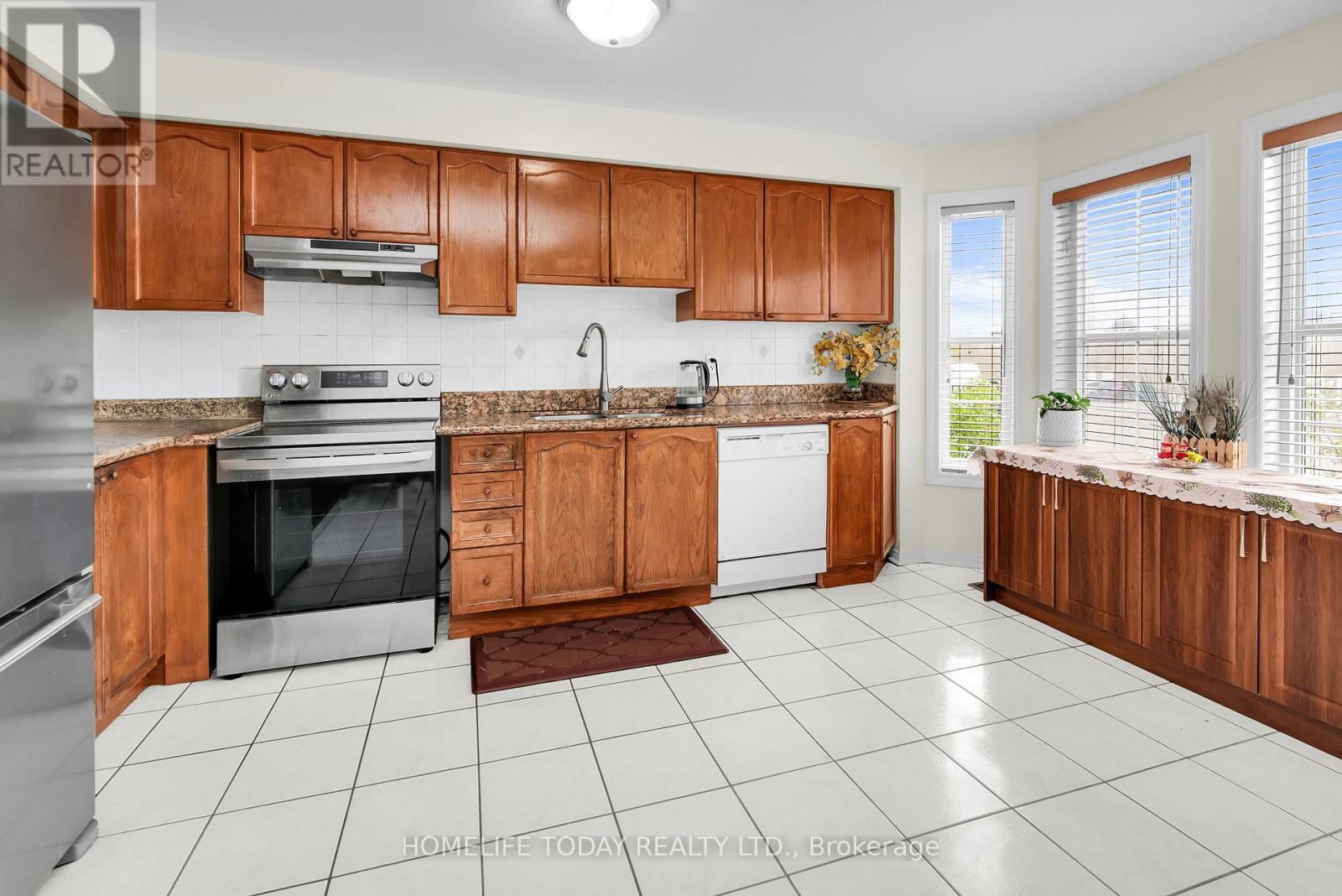 2nd & 3rd Floor - 33 Archibald Mews, Toronto, Ontario  M1P 0A5 - Photo 21 - E12388257