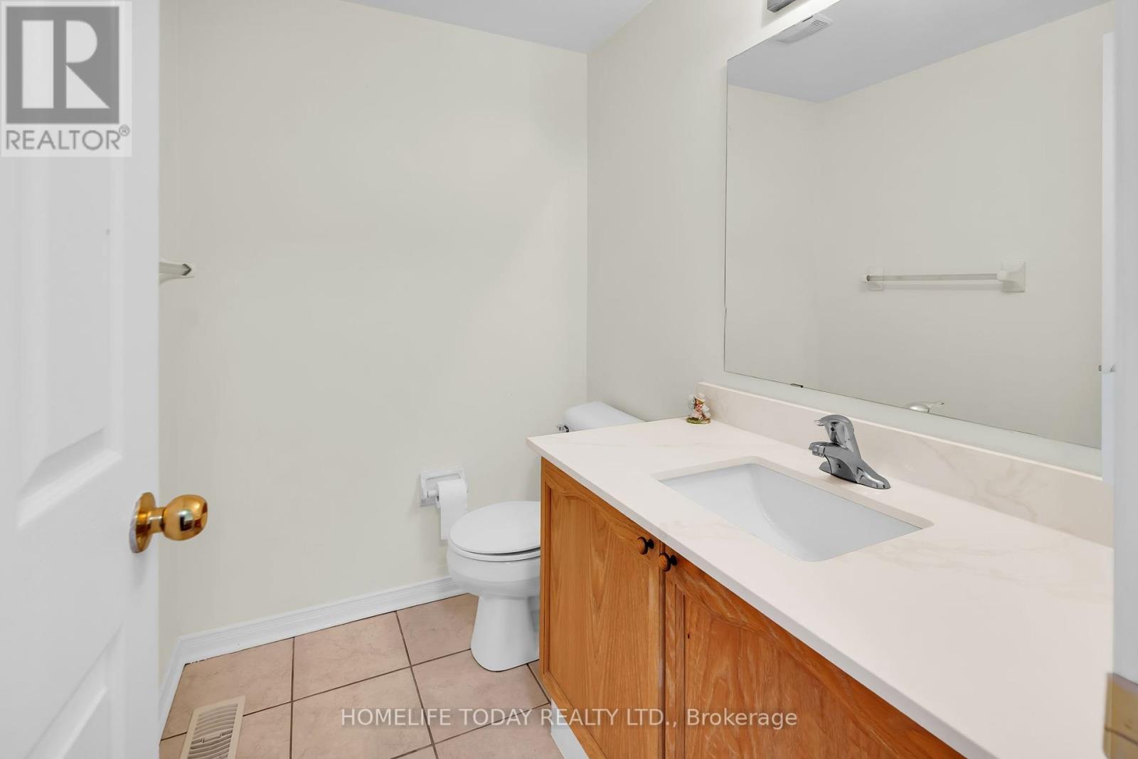 2nd & 3rd Floor - 33 Archibald Mews, Toronto, Ontario  M1P 0A5 - Photo 24 - E12388257