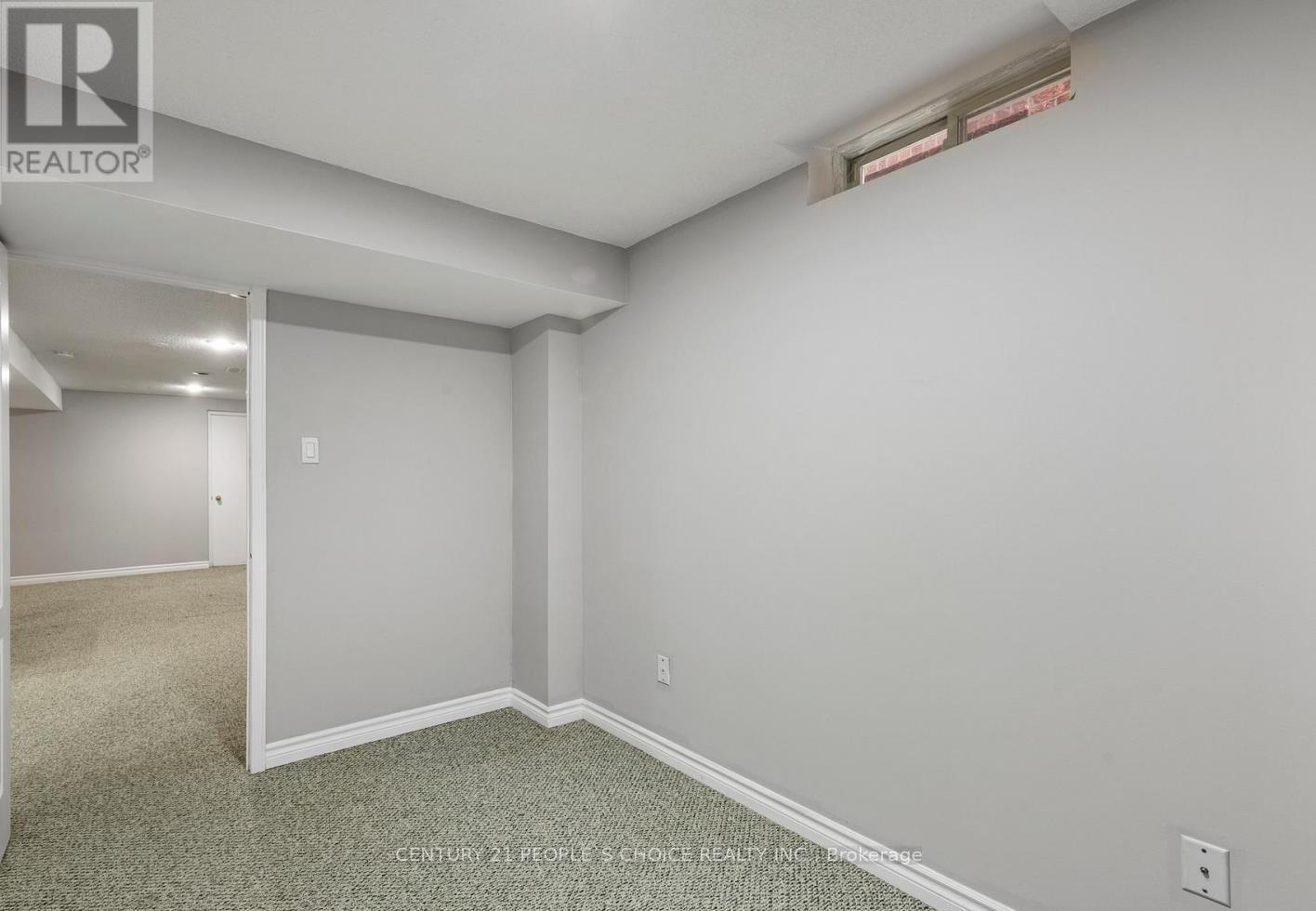 5594 Taw (Basement) Avenue, Mississauga, Ontario  L5V 2B1 - Photo 4 - W12386896