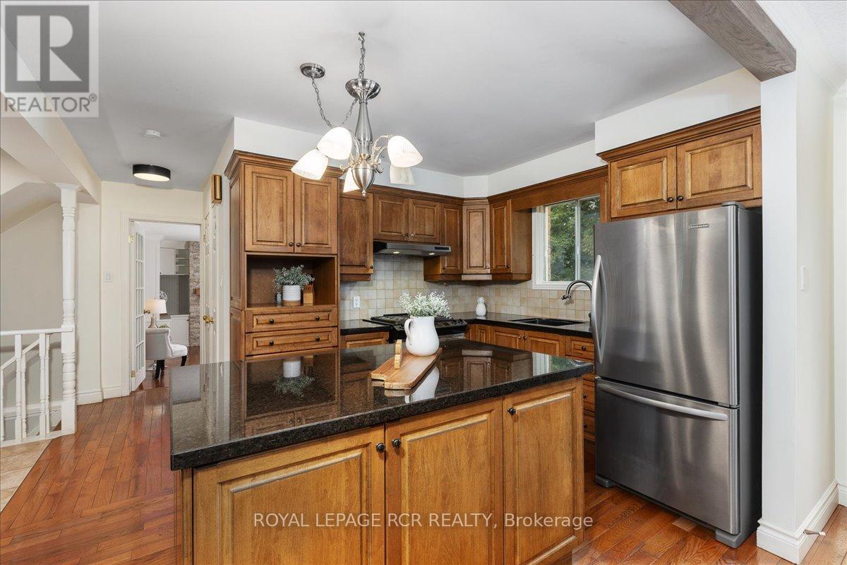 3 Royal Oak Road, East Gwillimbury (Mt Albert), Ontario  L0G 1M0 - Photo 12 - N12388093