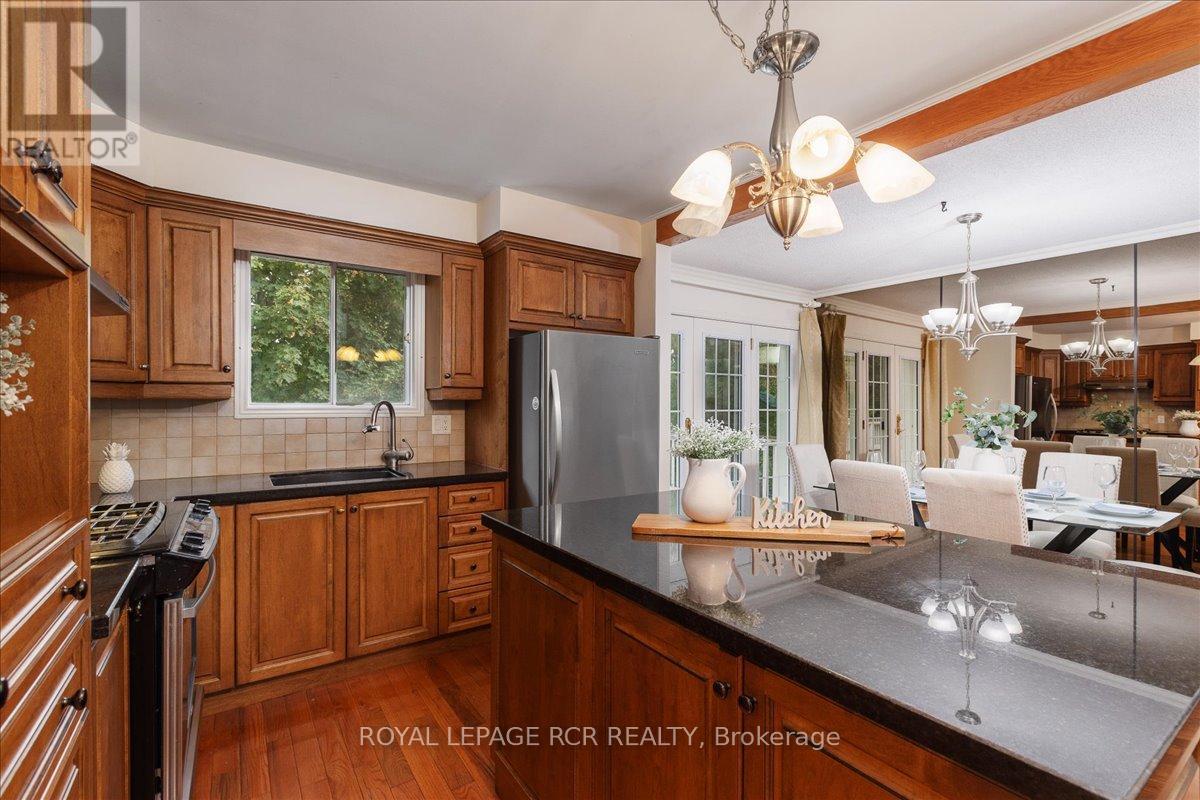 3 Royal Oak Road, East Gwillimbury (Mt Albert), Ontario  L0G 1M0 - Photo 13 - N12388093