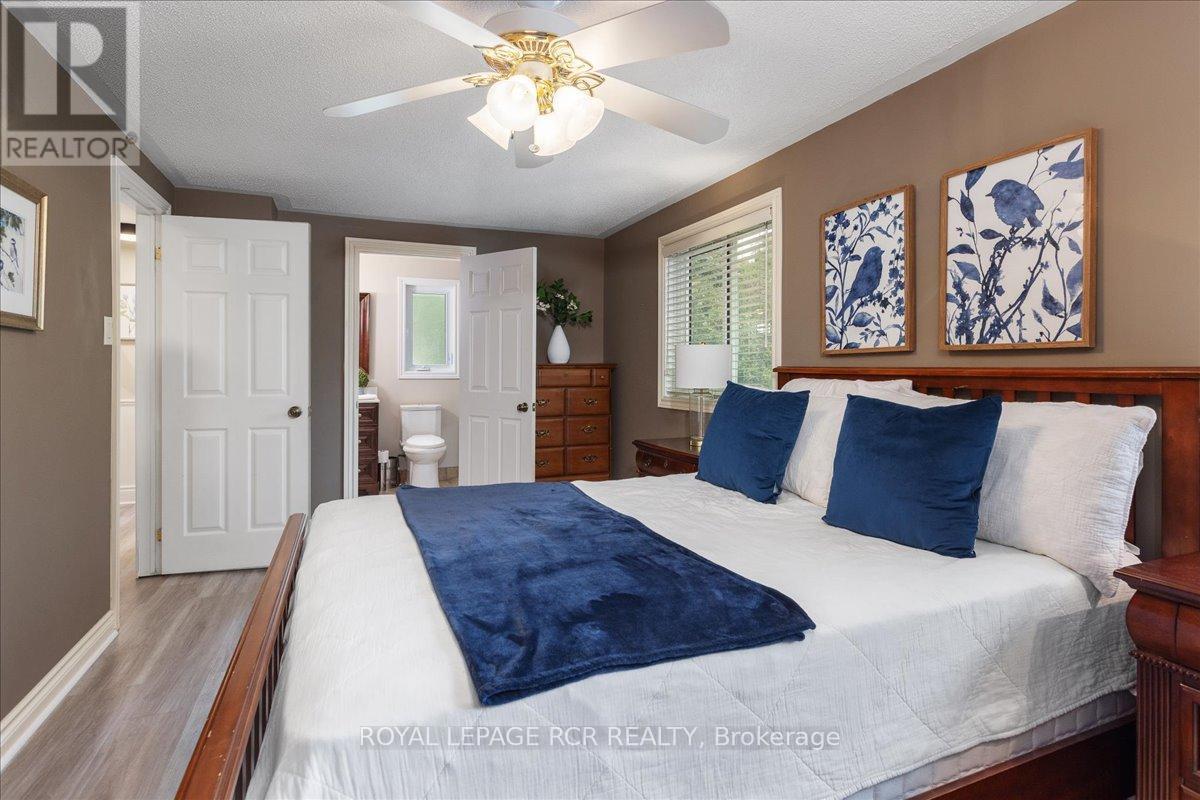 3 Royal Oak Road, East Gwillimbury (Mt Albert), Ontario  L0G 1M0 - Photo 16 - N12388093