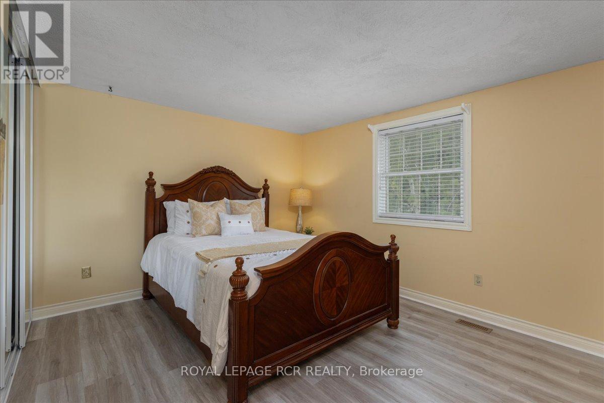 3 Royal Oak Road, East Gwillimbury (Mt Albert), Ontario  L0G 1M0 - Photo 18 - N12388093