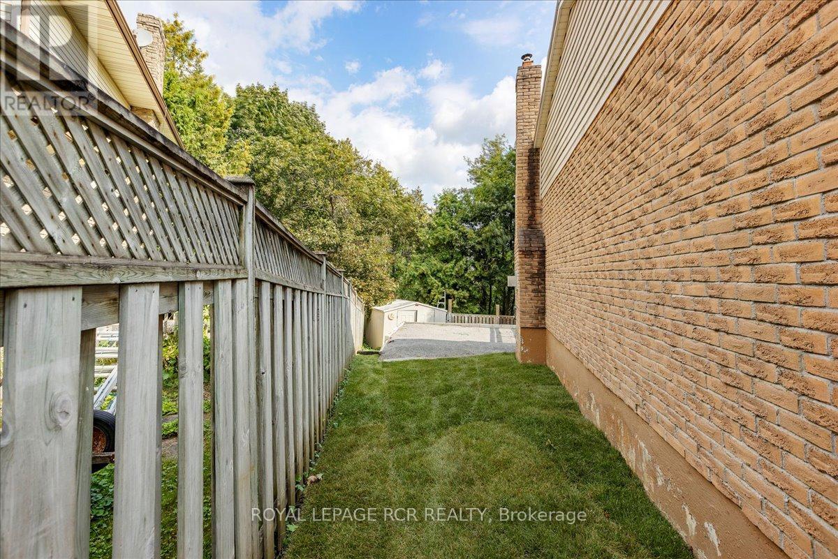 3 Royal Oak Road, East Gwillimbury (Mt Albert), Ontario  L0G 1M0 - Photo 26 - N12388093
