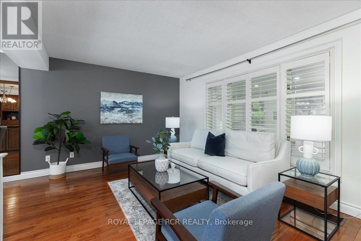 3 Royal Oak Road, East Gwillimbury (Mt Albert), Ontario  L0G 1M0 - Photo 8 - N12388093