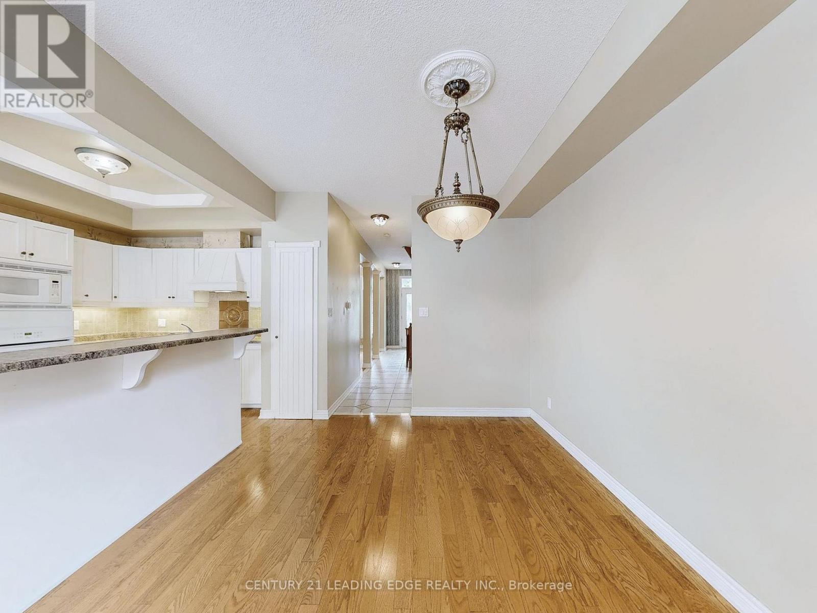 977 Lake Drive E, Georgina (Sutton & Jackson's Point), Ontario  L0E 1L0 - Photo 10 - N12388114