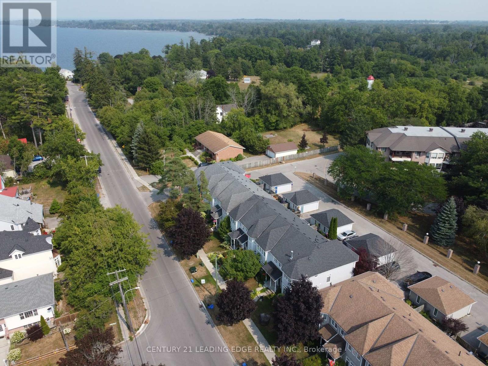 977 Lake Drive E, Georgina (Sutton & Jackson's Point), Ontario  L0E 1L0 - Photo 32 - N12388114