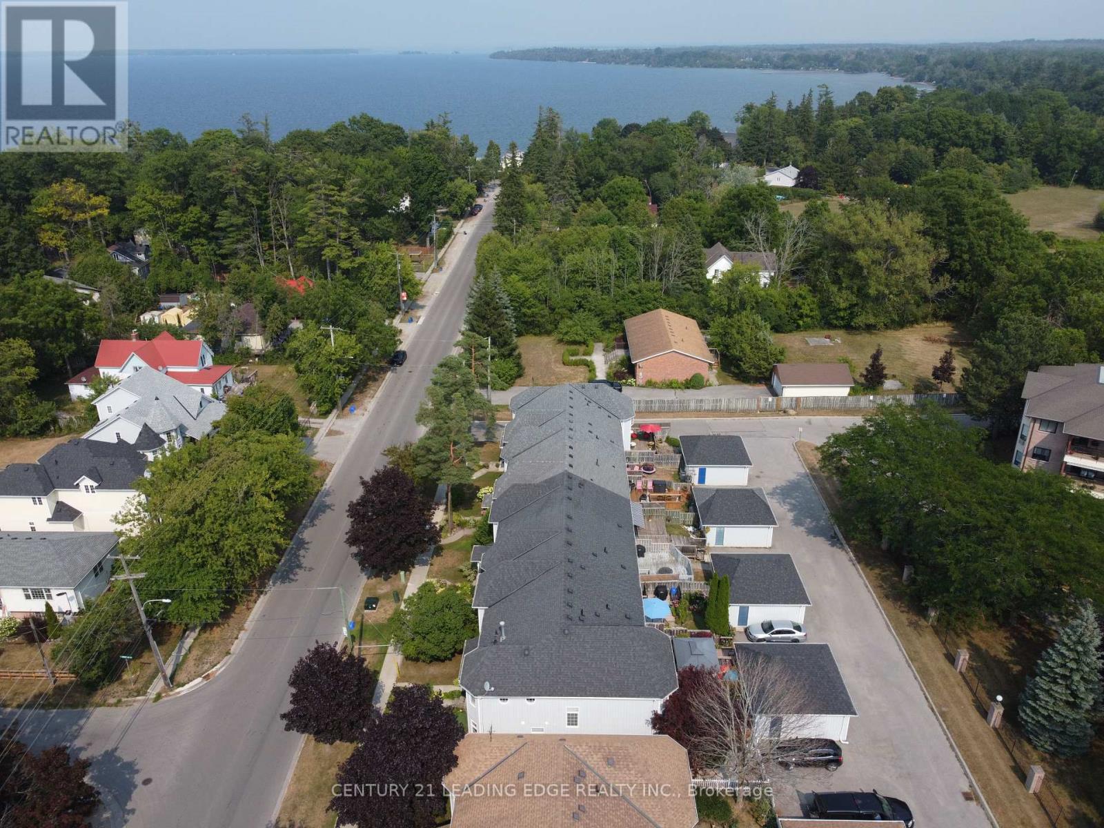 977 Lake Drive E, Georgina (Sutton & Jackson's Point), Ontario  L0E 1L0 - Photo 33 - N12388114