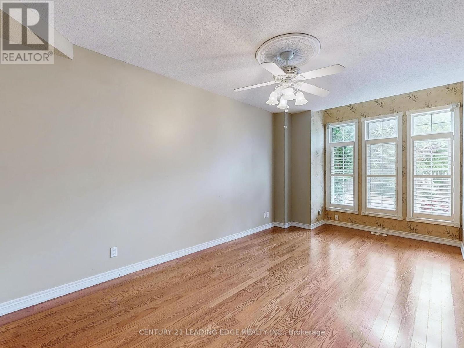 977 Lake Drive E, Georgina (Sutton & Jackson's Point), Ontario  L0E 1L0 - Photo 4 - N12388114