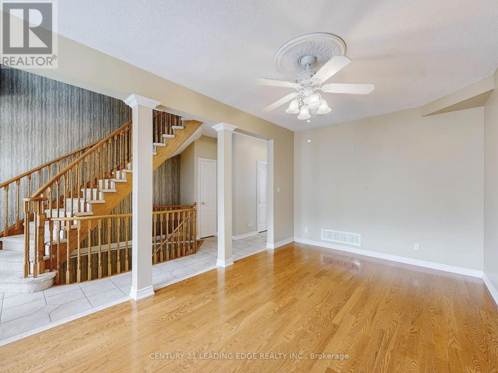 977 Lake Drive E, Georgina (Sutton & Jackson's Point), Ontario  L0E 1L0 - Photo 6 - N12388114