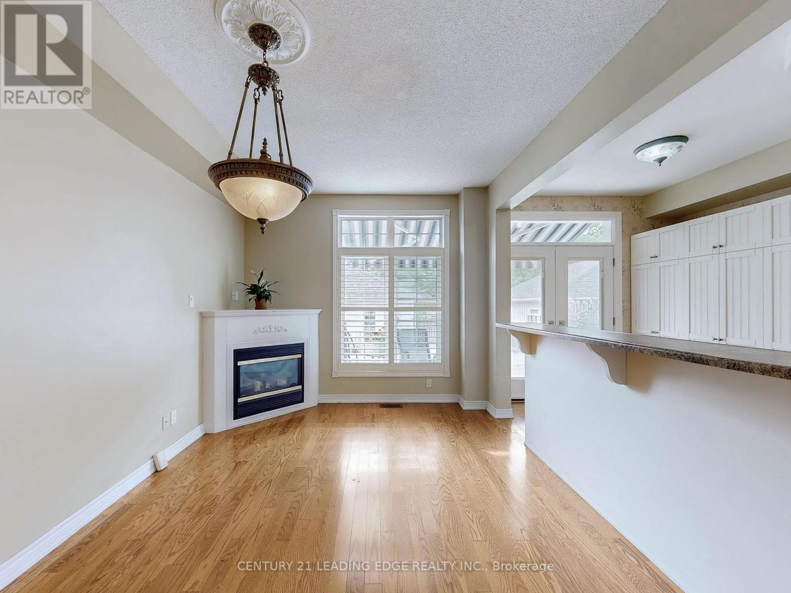 977 Lake Drive E, Georgina (Sutton & Jackson's Point), Ontario  L0E 1L0 - Photo 7 - N12388114