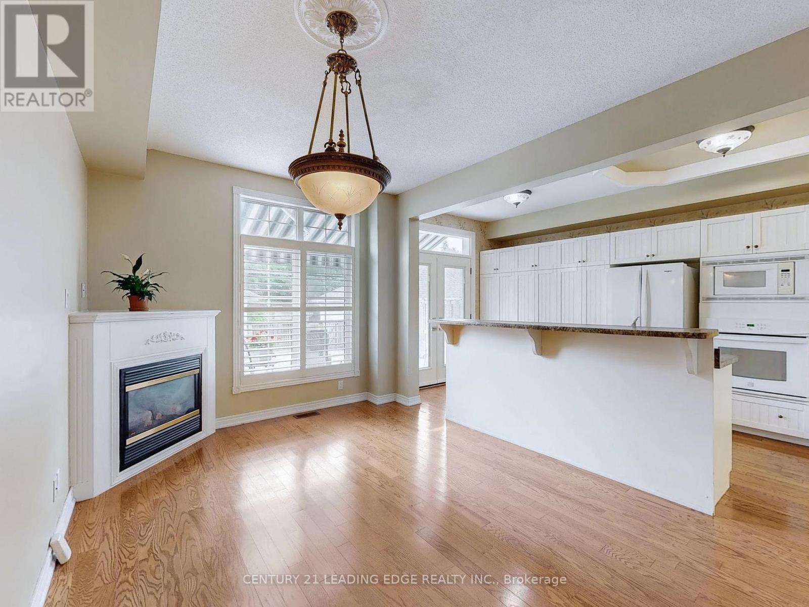 977 Lake Drive E, Georgina (Sutton & Jackson's Point), Ontario  L0E 1L0 - Photo 8 - N12388114