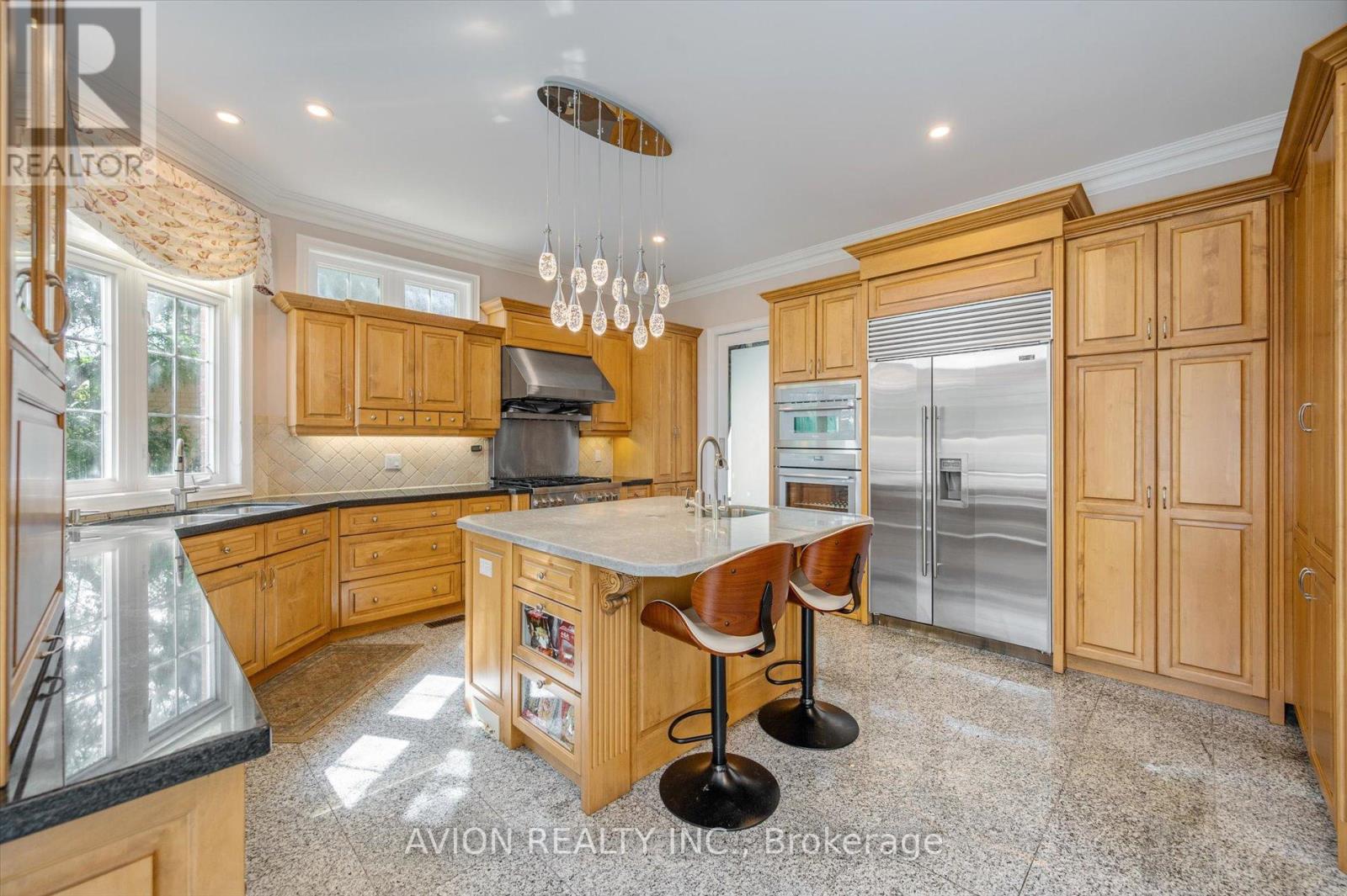 37 Frybrook Crescent, Richmond Hill (Bayview Hill), Ontario  L4B 4B9 - Photo 10 - N12388156