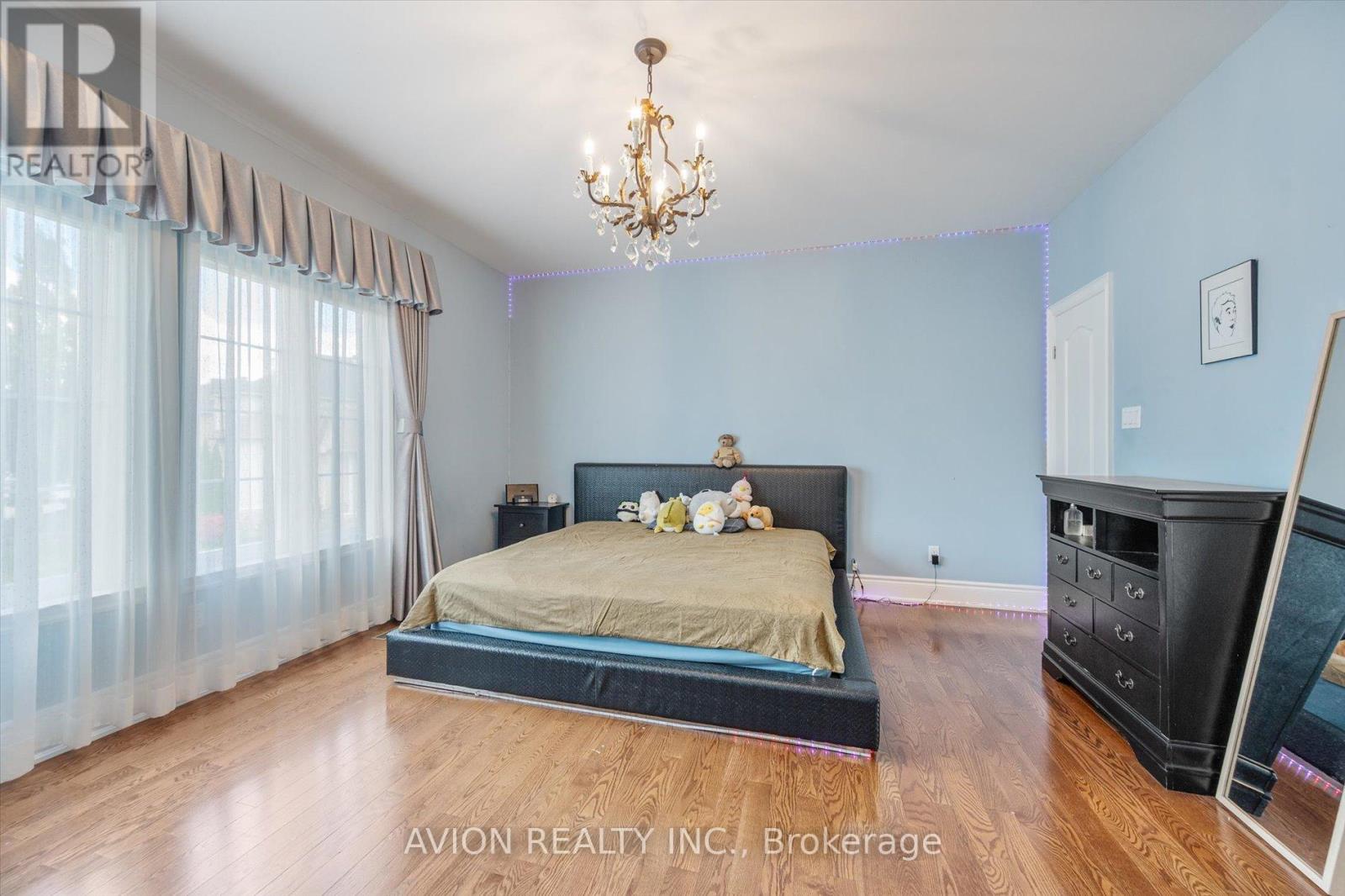 37 Frybrook Crescent, Richmond Hill (Bayview Hill), Ontario  L4B 4B9 - Photo 27 - N12388156