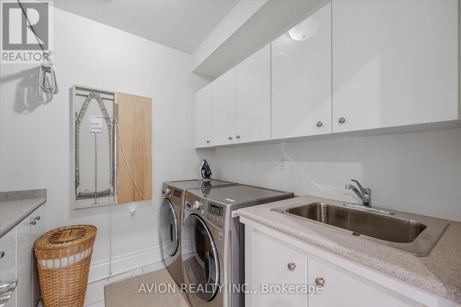 37 Frybrook Crescent, Richmond Hill (Bayview Hill), Ontario  L4B 4B9 - Photo 28 - N12388156