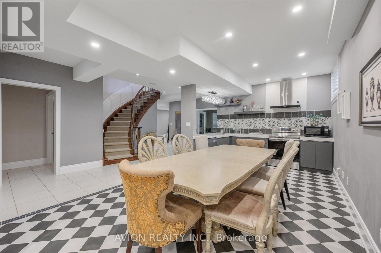 37 Frybrook Crescent, Richmond Hill (Bayview Hill), Ontario  L4B 4B9 - Photo 34 - N12388156