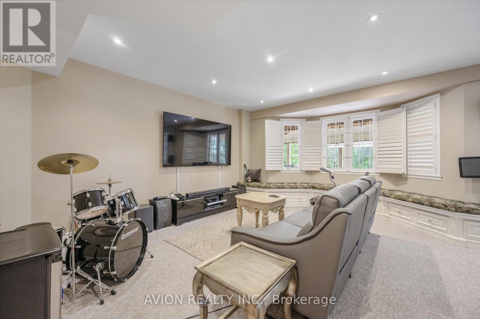 37 Frybrook Crescent, Richmond Hill (Bayview Hill), Ontario  L4B 4B9 - Photo 36 - N12388156