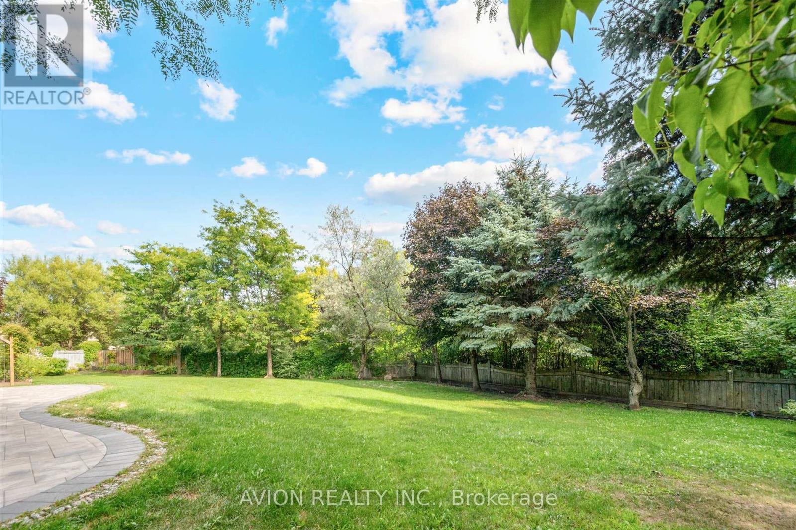 37 Frybrook Crescent, Richmond Hill (Bayview Hill), Ontario  L4B 4B9 - Photo 44 - N12388156