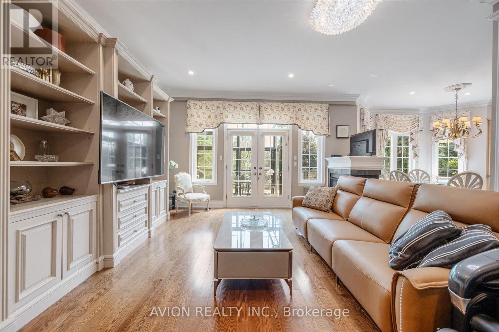 37 Frybrook Crescent, Richmond Hill (Bayview Hill), Ontario  L4B 4B9 - Photo 7 - N12388156