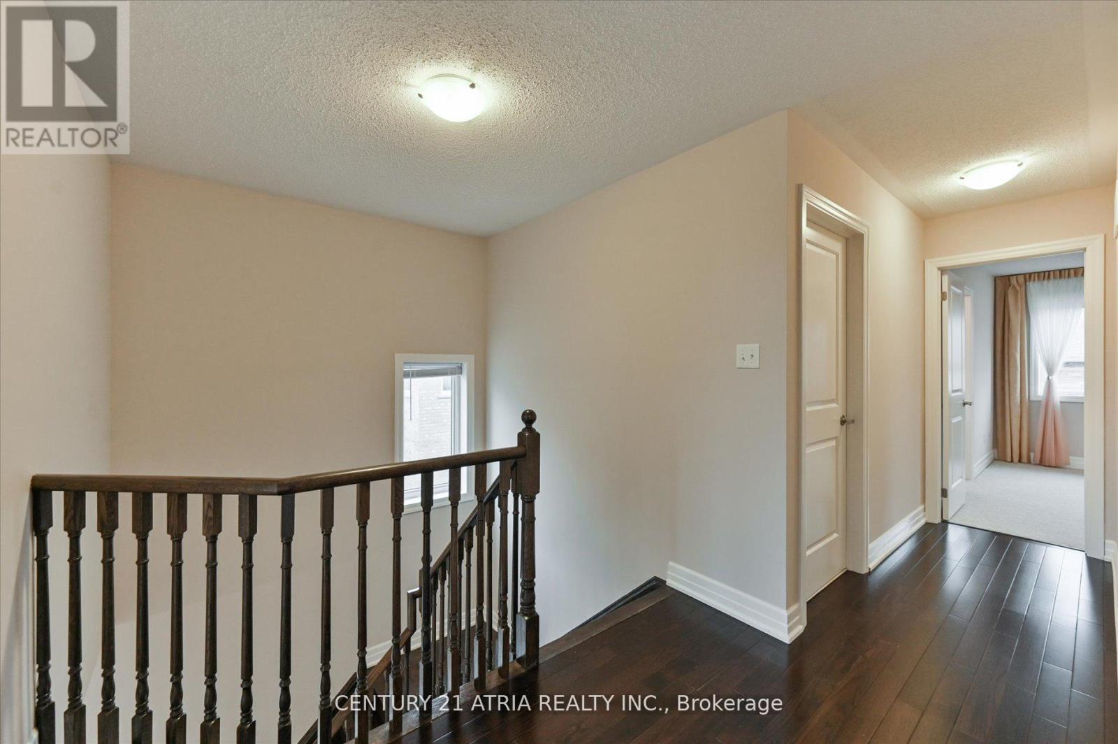 31 Fred Mason Street, Georgina, Ontario  L4P 0B2 - Photo 20 - N12388242