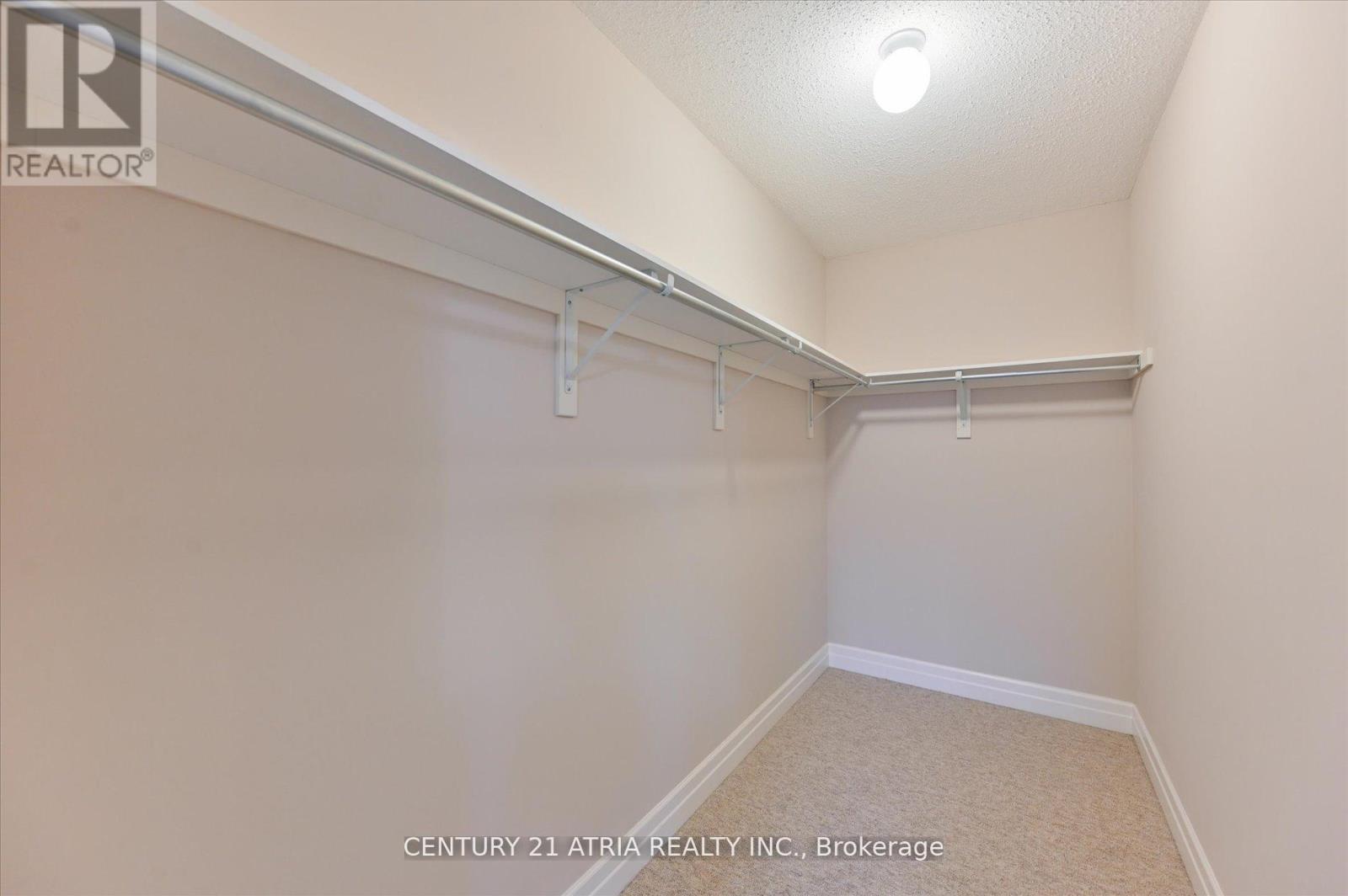 31 Fred Mason Street, Georgina, Ontario  L4P 0B2 - Photo 23 - N12388242