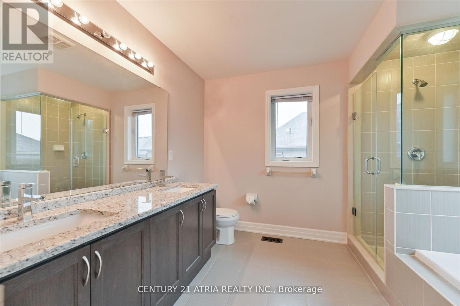 31 Fred Mason Street, Georgina, Ontario  L4P 0B2 - Photo 24 - N12388242