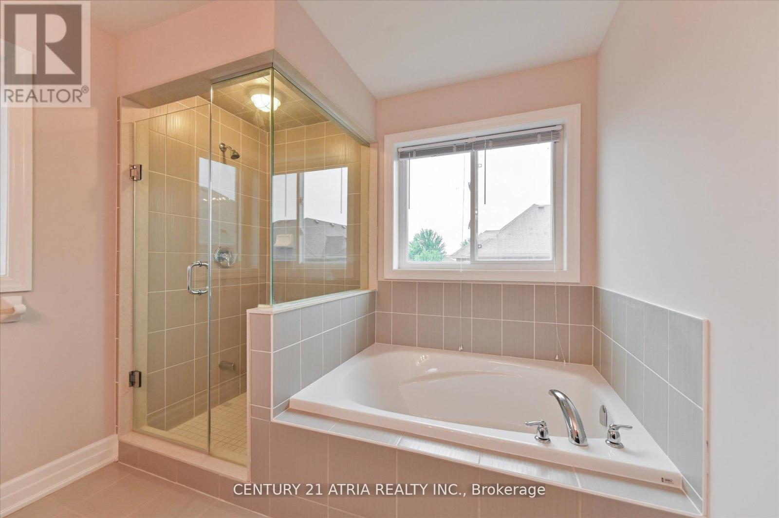 31 Fred Mason Street, Georgina, Ontario  L4P 0B2 - Photo 26 - N12388242