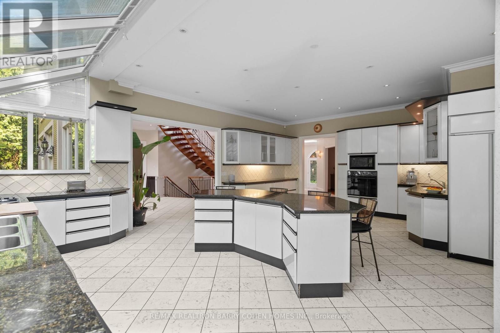 78 Elgin Street, Markham (Thornhill), Ontario  L3T 1W6 - Photo 11 - N12388285